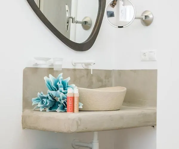 Divine Naxos * Πλάκα