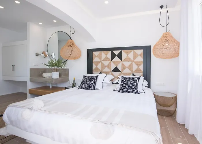 Divine Naxos * Πλάκα