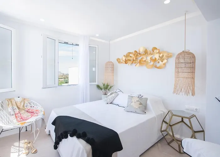 Divine Naxos * Πλάκα