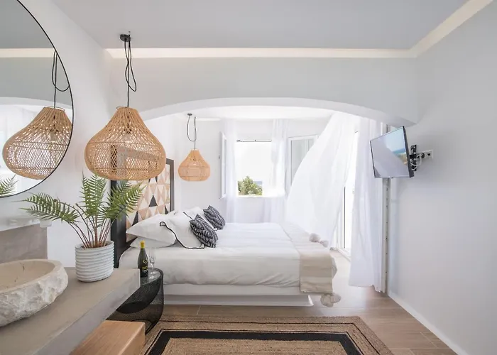 Divine Naxos * Πλάκα