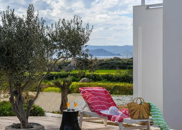 Divine Naxos Πλάκα