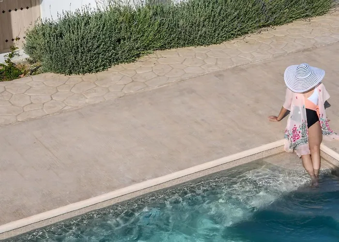 Divine Naxos Πλάκα