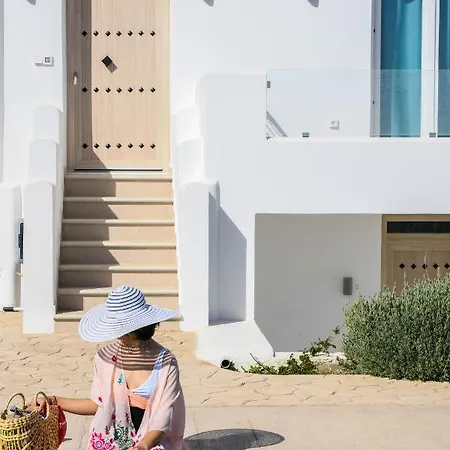 Divine Naxos Πλάκα